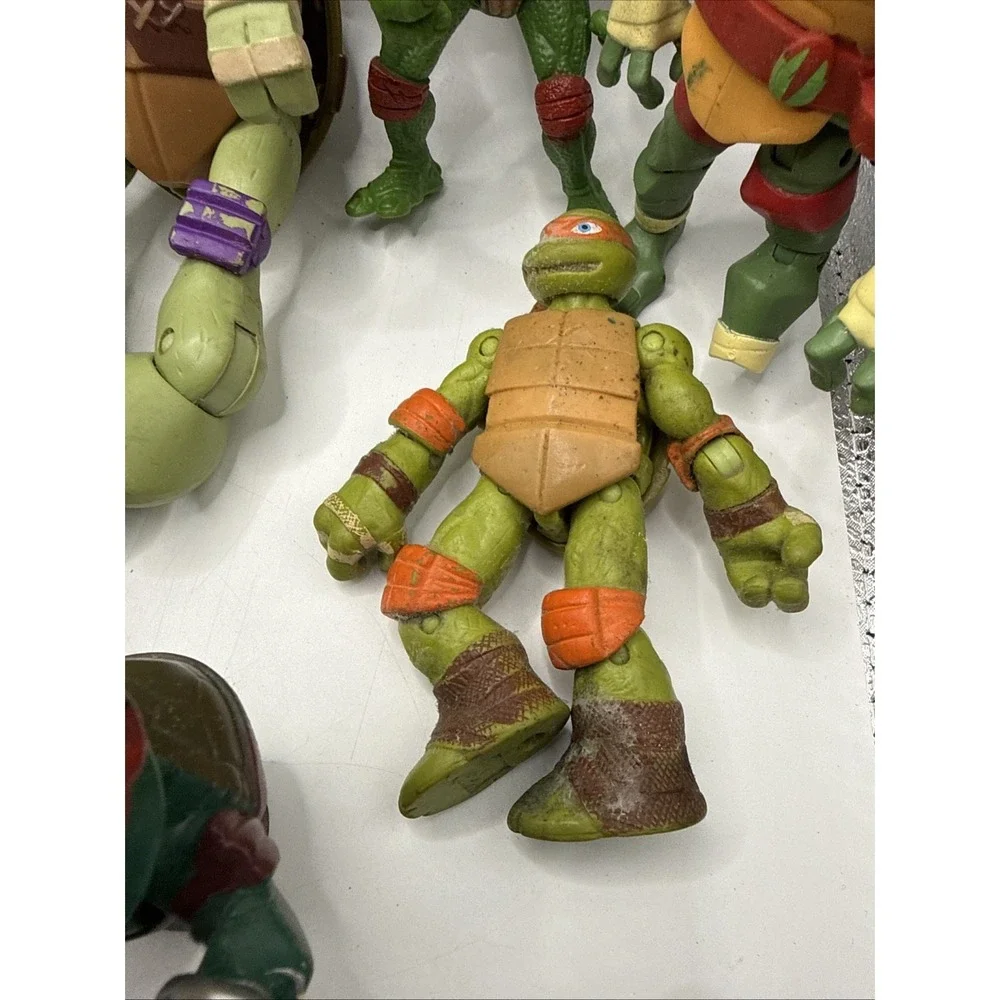 LOT 20‎ TEENAGE MUTANT NINJA TURTLES ACTION FIGURES